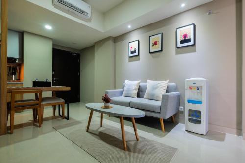 One-Bedroom Apartment image 2