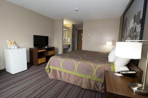 Super 8 by Wyndham Chicago OHare Airport in Elk Grove Village, USA
