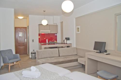 Hotel Christina - image 4
