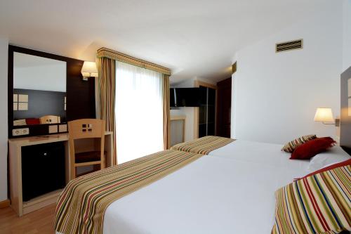 Don Angel & SPA & Padel- Adults Recommended in ซานตาซูซานา