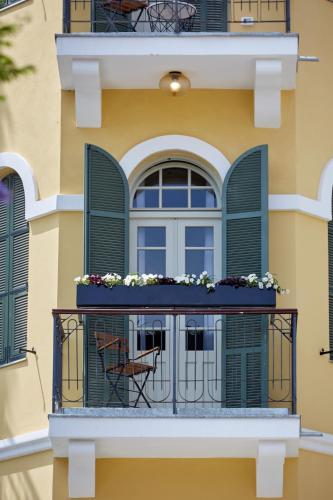 Sam & Blondi - FATTAL COLORS - image 5