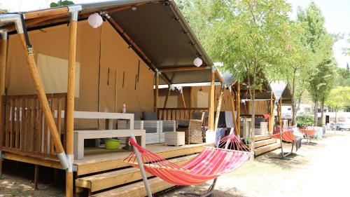  Glamping Villatent at Troghi, Pension in Troghi