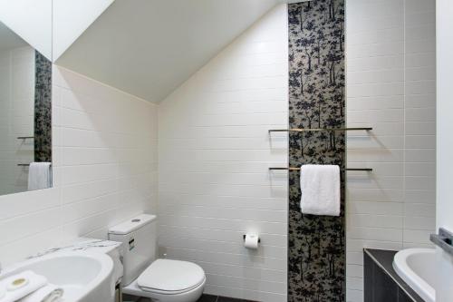 Luxury Three-Bedroom Apartment - Butter Factory Warehouse #6 image 2