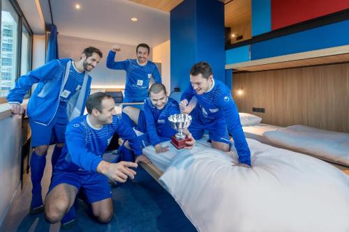 YOOMA Urban Lodge - image 13