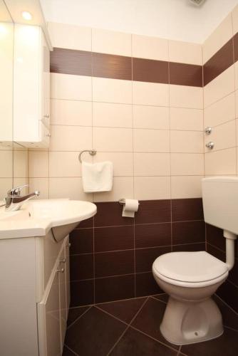 Family friendly apartments with a swimming pool Povljana Pag - 244 - image 3
