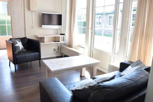 Heuveltjes 4 pers. bungalow - image 3