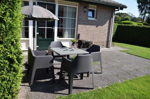Heuveltjes 4 pers. bungalow - image 10