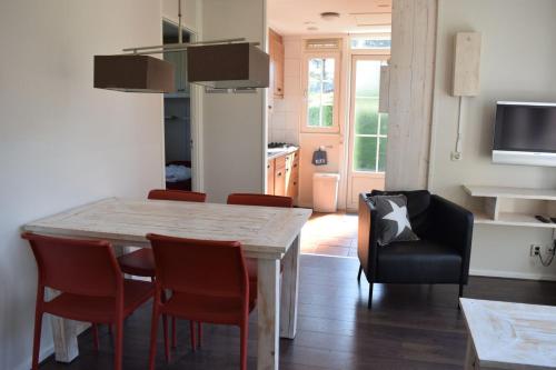 Heuveltjes 4 pers. bungalow - image 5