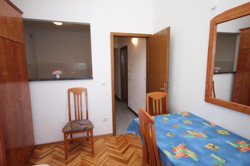Apartments and rooms by the sea Slatine Ciovo - 1139 - image 2
