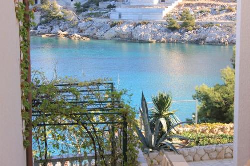 One-Bedroom Apartment with Terrace and Sea View image 1