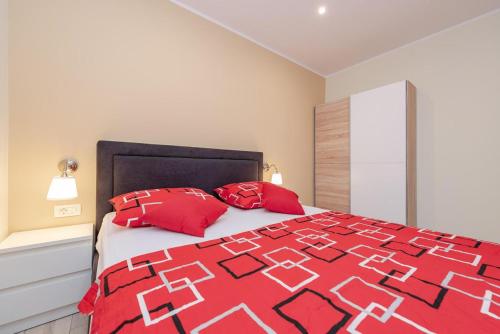 Apartments and rooms with a swimming pool Sukosan Zadar - 5906 - image 12