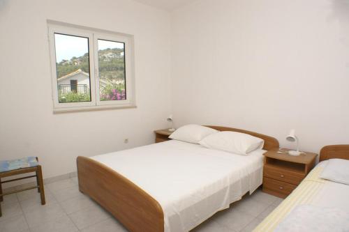 Two-Bedroom Apartment with Terrace and Sea View room in Apartments by the sea Bilo Primosten - 4202