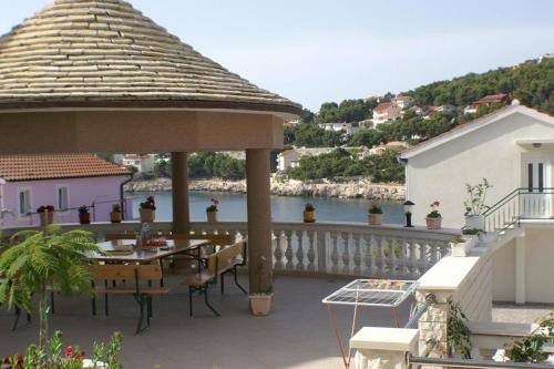 Two-Bedroom Apartment with Terrace and Sea View image 2