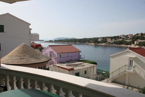 Two-Bedroom Apartment with Terrace and Sea View image 2