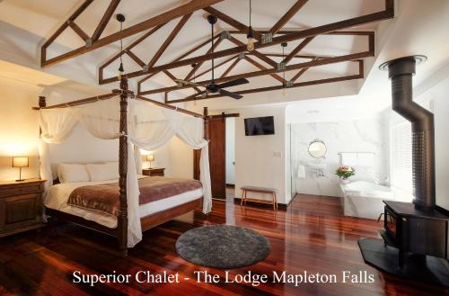 

The Lodge Mapleton Falls