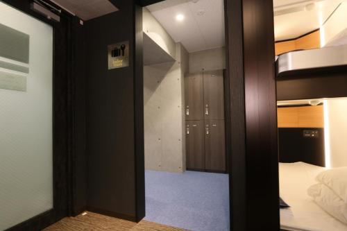 Capsule Room Lightning Hotel Asakusa, Токио (фото 8)