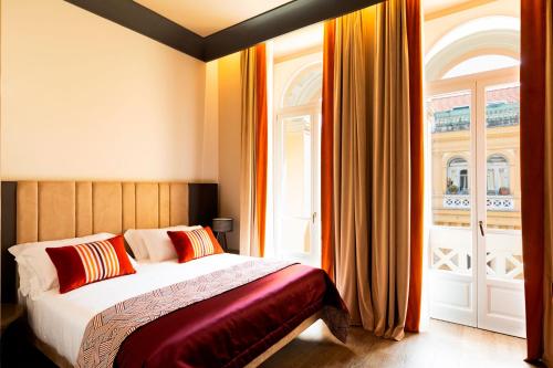 Amadomus Luxury Suites - image 10