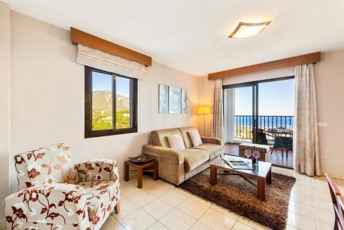 Superior Plus Two-Bedroom Apartment with Sea View and Terrace