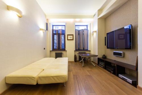 hth24 Napoleon apartments - main image