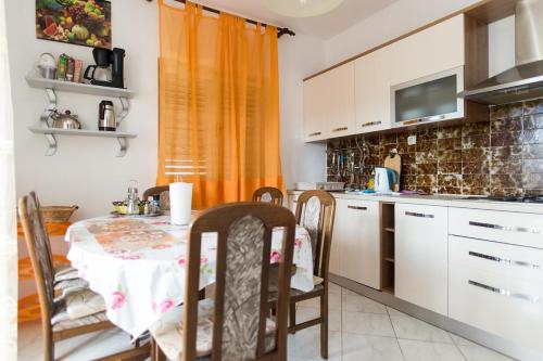 Apartments by the sea Grebastica Sibenik - 461 - image 4