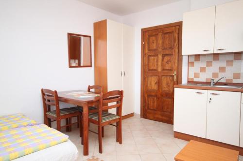 Apartments by the sea Povljana Pag - 3316 - main image