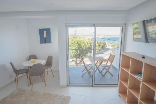 One-Bedroom Apartment with Sea View
