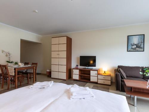VacationClub – Avangard Resort Apartament 23 - image 4