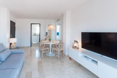 Apartment with Terrace 9B image 9