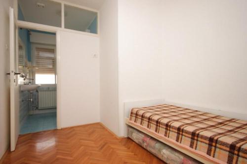 Apartments with a swimming pool Umag - 3358 - image 13