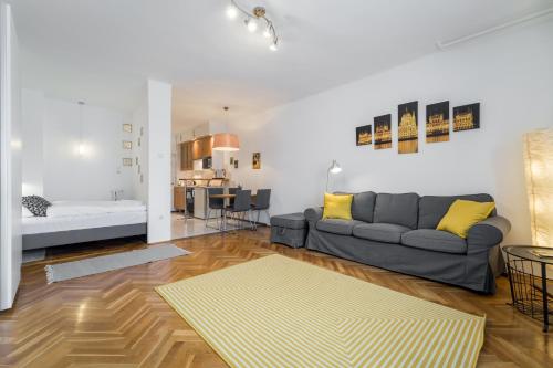  BpR Park Loft Studio with Balcony & A/C, Ferienwohnung in Budapest