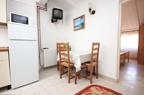 Family friendly apartments with a swimming pool Rovinj - 3394 - image 10