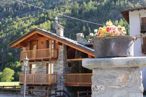  L´Atelier du Temps - Stone House, Pension in Villaret bei Valgrisenche