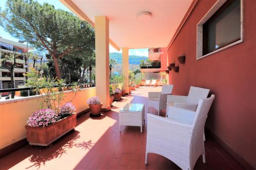 La Terrazza Parco Lauro Apartment 5