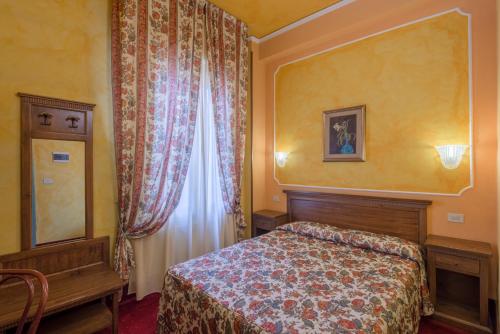 2 twin beds