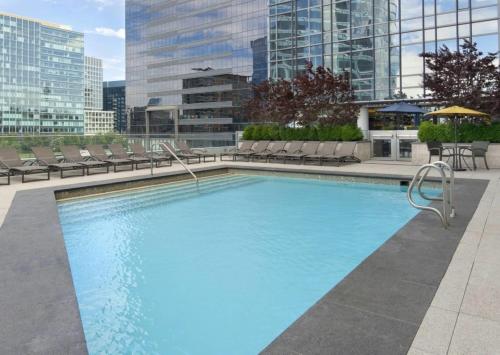 Global Luxury Suites at Boston Seaport - Apartment - Boston