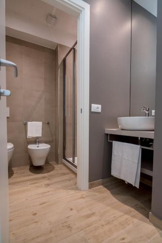 Double or Twin Room with Balcony image 5