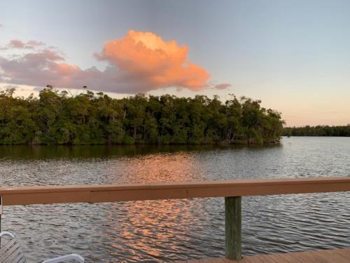 River Wilderness Waterfront Cabins