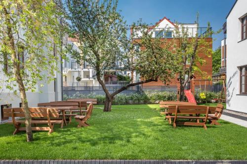 Villa Allegra Apartamenty z ogrodem i salą zabaw darmowy parking i leżaki 5minut do morza - image 2