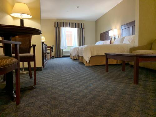 Holiday Inn Express Hotel & Suites Pampa, an IHG Hotel