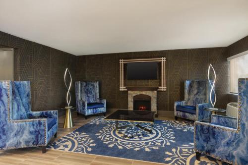 Létesítmények, Radisson Hotel McAllen Airport near McAllen Miller nemzetközi repülőtér