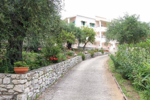 Frankis Apartments Agios Spyridonas Perithia