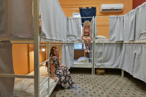 Roger's Hostel Tel Aviv (age 18-45) Room Type - Bed in 8-Bed Mixed Dormitory Room