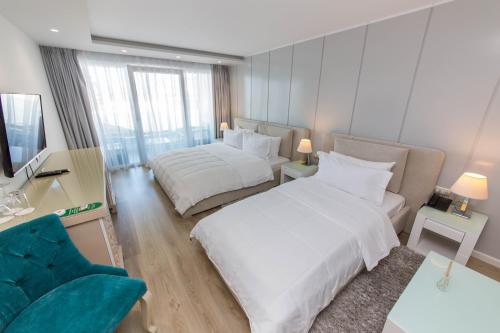 Demi Hotel - image 8