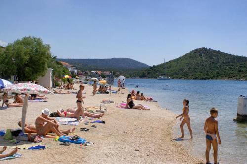 Apartments by the sea Zatoglav Rogoznica - 17321 - image 6