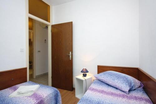Apartments by the sea Puntinak Brac - 718 - image 7