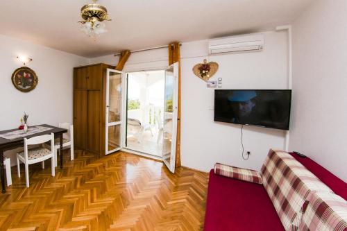 Apartments by the sea Pisak Omis - 1067 - image 2