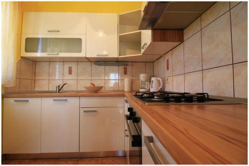 Apartments by the sea Rogoznica - 1089 - image 8