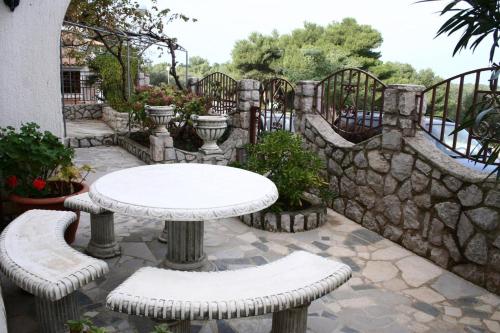 Apartments by the sea Mali Losinj (Losinj) - 2488 