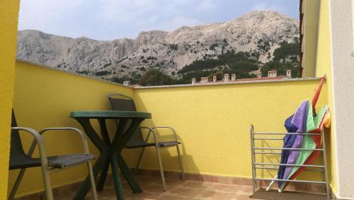 Apartments with a parking space Baska Krk - 13907 - image 7