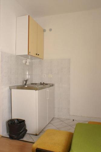 Apartments with a parking space Tucepi Makarska - 2676 - image 4